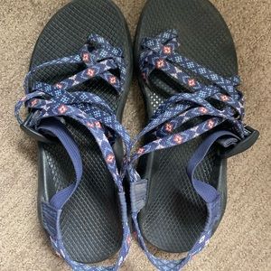 Chacos size 8, dark blue pattern